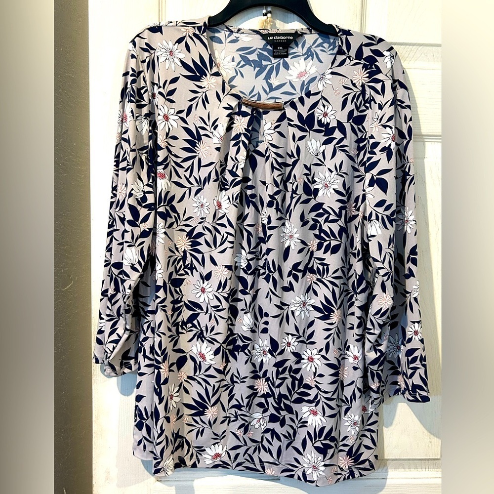 NWOT Liz Claiborne Floral Top
